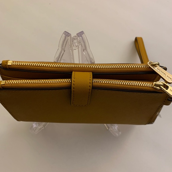 🎉SALE🎉 Michael Kors Jet Set Travel Leather Large Double Zip Wristlet Wallet - Picture 5 of 10